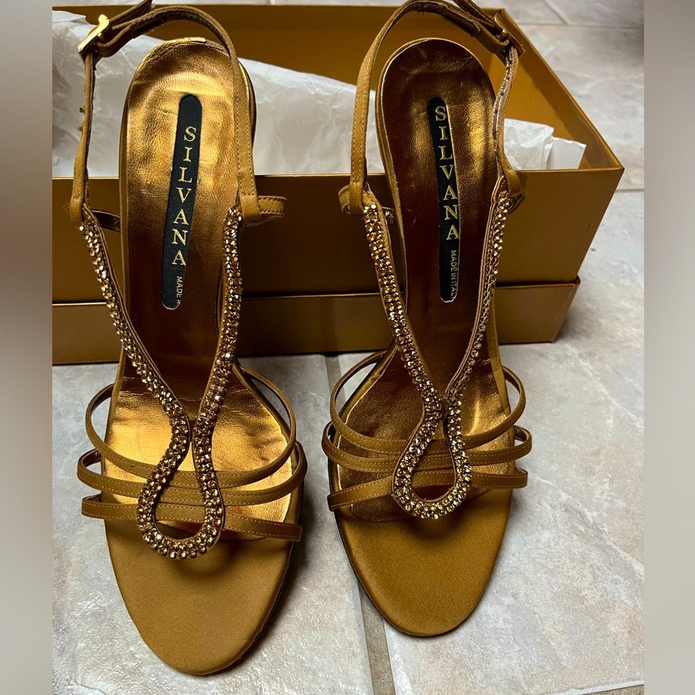 Gorgeous Italian bronze evening shoes! Size 35 (5-5.5). Satin and crystal stones